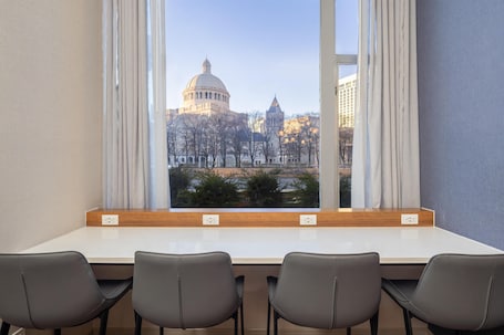 The Midtown Hotel MOD Collection by Sonesta