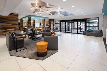 La Quinta Inn & Suites by Wyndham Atlanta Airport North