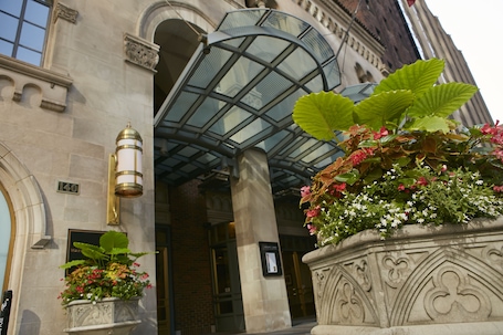 Warwick Allerton - Chicago