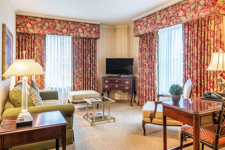 Mayflower Park Hotel