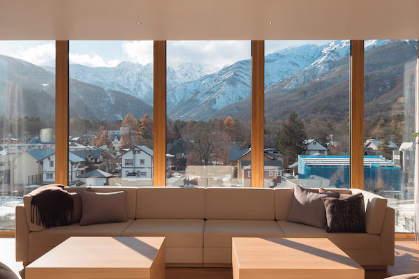 HOTEL LA VIGNE HAKUBA by Onko Chishin