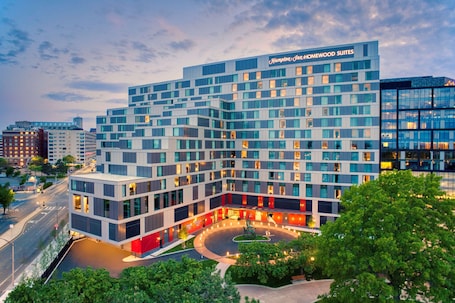 Hampton by Hilton at the Boston Seaport District