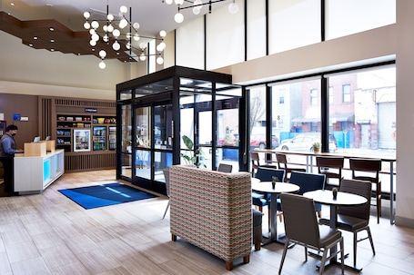 Holiday Inn Express NYC Brooklyn - Sunset Park by IHG